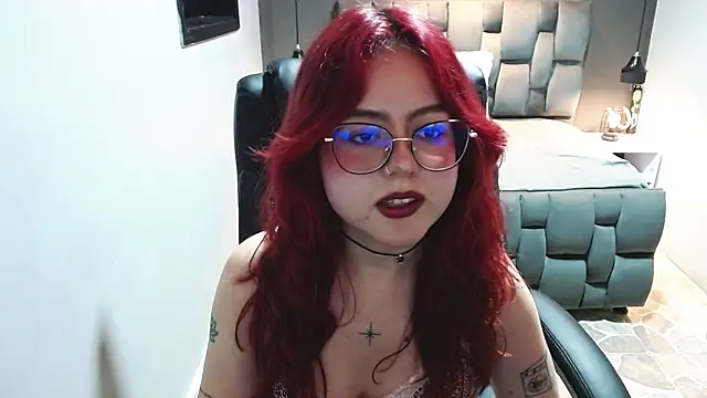 Snapshot of crimson_tati_ chatting on January 2025 08:39:02 AM crimson tati online show from January 2025 08:39:02 AM