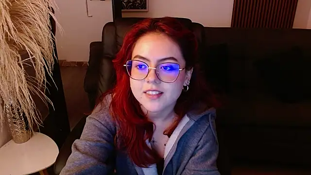 Snapshot of crimson_tati_ chatting on February 2025 08:37:01 AM crimson tati online show from February 2025 08:37:01 AM