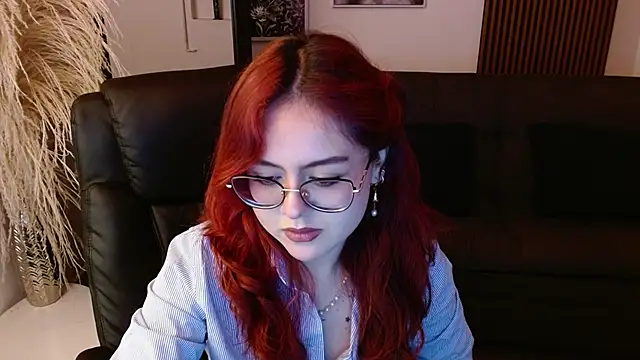 Snapshot of crimson_tati_ chatting on February 2025 07:34:01 AM crimson tati online show from February 2025 07:34:01 AM