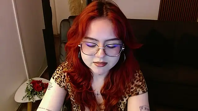 Snapshot of crimson_tati_ chatting on February 2025 08:21:02 AM crimson tati online show from February 2025 08:21:02 AM