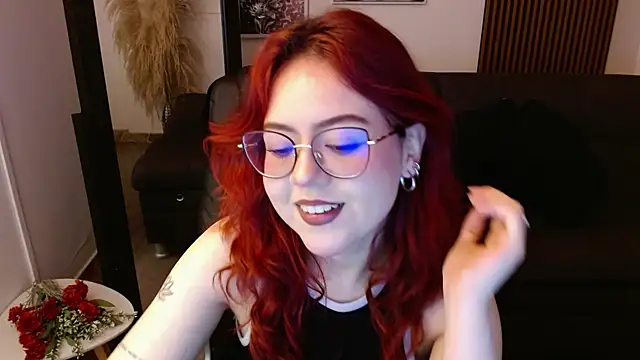 Snapshot of crimson_tati_ chatting on February 2025 05:24:02 AM crimson tati online show from February 2025 05:24:02 AM