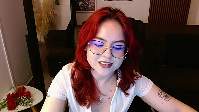 Snapshot of crimson_tati_ chatting on February 2025 06:29:01 AM crimson tati online show from February 2025 06:29:01 AM
