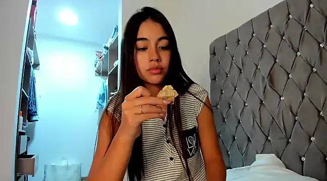 AriaMontgomery online show from December 2024 12:52:02 AM