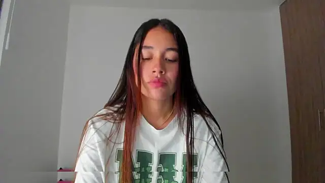 AriaMontgomery online show from October 2025 03:43:01 AM