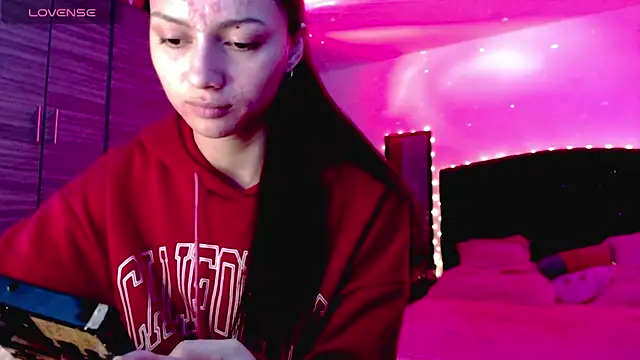 holy juli online show from November 2025 04:14:02 AM