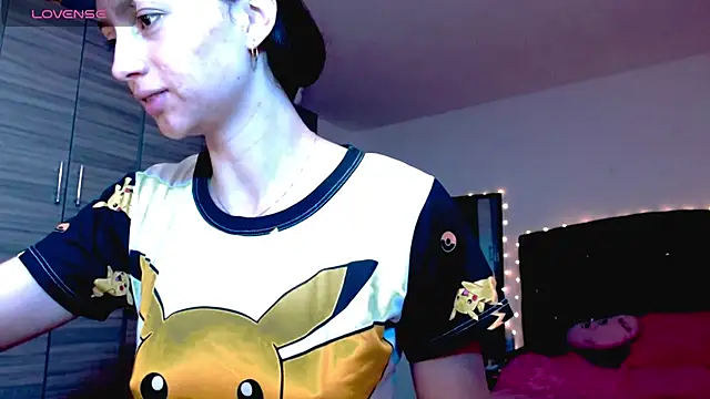 holy juli online show from December 2025 04:43:01 AM