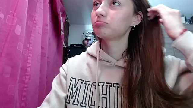 holy juli online show from March 2026 03:34:02 AM