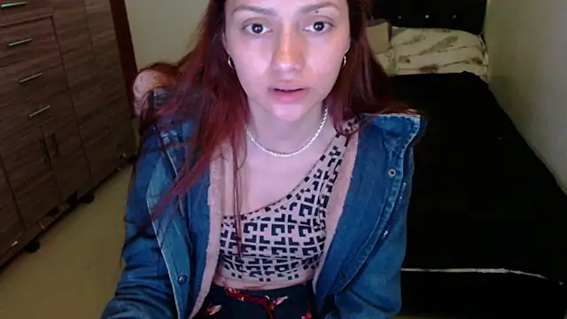 holy juli online show from May 2026 03:36:01 AM