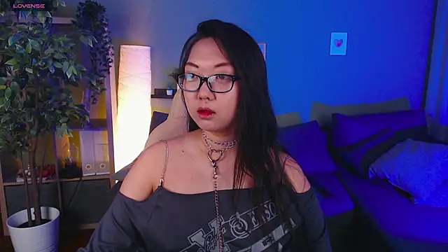 Snapshot of Marine_Vact chatting on March 2025 05:31:01 PM Marine Vact online show from March 2025 05:31:01 PM