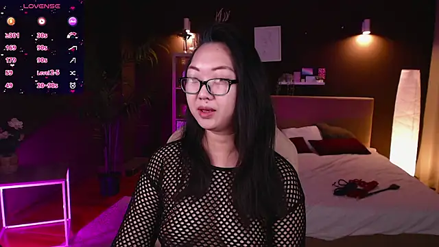 Snapshot of Marine_Vact chatting on November 2025 02:06:01 PM Marine Vact online show from November 2025 02:06:01 PM