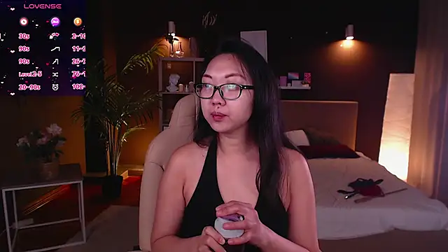 Snapshot of Marine_Vact chatting on November 2025 02:06:01 PM Marine Vact online show from November 2025 02:06:01 PM