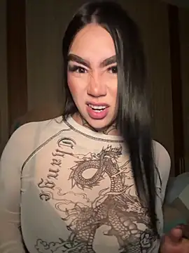 Nickiiiii online show from February 2026 03:26:01 AM