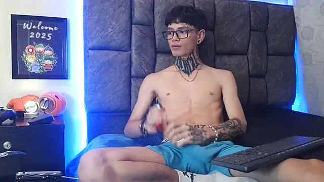 Snapshot of Dan_brownn chatting on January 2025 07:27:01 PM Dan brownn online show from January 2025 07:27:01 PM