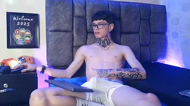 Snapshot of Dan_brownn chatting on January 2025 07:18:01 PM Dan brownn online show from January 2025 07:18:01 PM