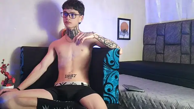 Snapshot of Dan_brownn chatting on March 2025 05:57:02 PM Dan brownn online show from March 2025 05:57:02 PM