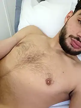 Snapshot of Amir334_ chatting on December 2024 10:33:02 PM Amir334 online show from December 2024 10:33:02 PM