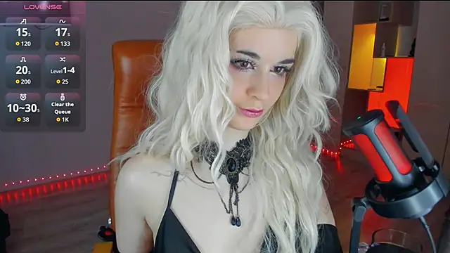 mollyposhh online show from November 2025 07:56:01 PM