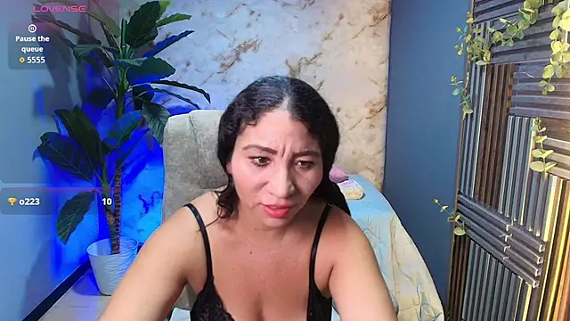Snapshot of jennaa_milf_ chatting on July 2026 12:01:02 PM jennaa milf online show from July 2026 12:01:02 PM