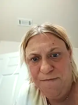 Playmate86 online show from December 2024 07:16:02 AM