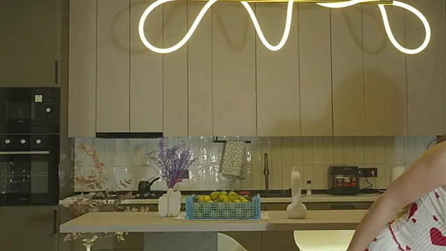 whisper of love online show from October 2025 02:15:01 AM