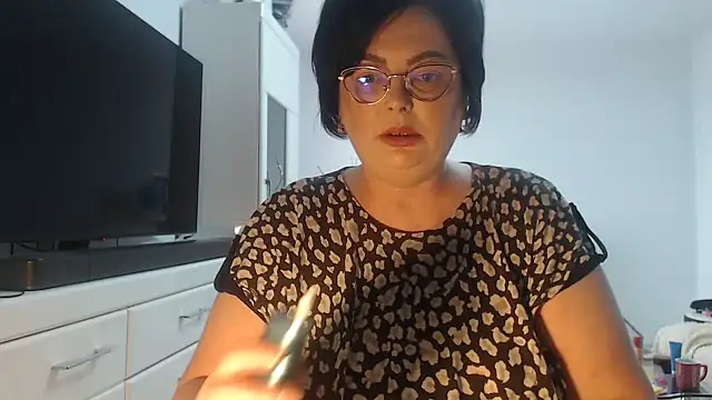 Amandamuller1982 online show from May 2026 12:32:01 PM