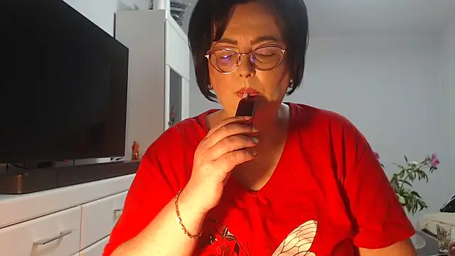 Amandamuller1982 online show from May 2026 07:00:01 PM