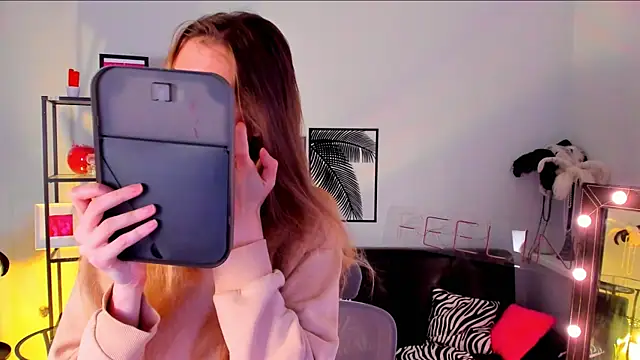 Snapshot of Sharon_Evansi chatting on March 2025 11:19:01 AM Sharon Evansi online show from March 2025 11:19:01 AM