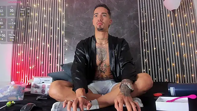 Snapshot of Duriel_ chatting on December 2024 12:06:01 PM Duriel online show from December 2024 12:06:01 PM