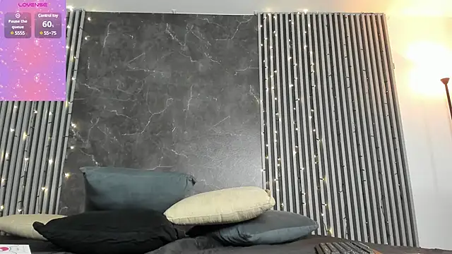 Snapshot of Duriel_ chatting on December 2024 01:08:02 PM Duriel online show from December 2024 01:08:02 PM