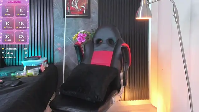 Snapshot of Duriel_ chatting on January 2025 05:06:01 PM Duriel online show from January 2025 05:06:01 PM