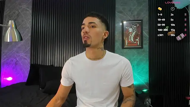 Snapshot of Duriel_ chatting on January 2025 12:26:02 PM Duriel online show from January 2025 12:26:02 PM