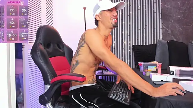 Snapshot of Duriel_ chatting on January 2025 12:18:01 PM Duriel online show from January 2025 12:18:01 PM