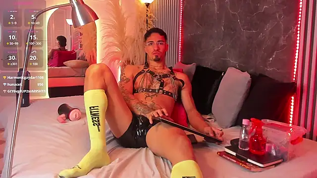 Snapshot of Duriel_ chatting on January 2025 06:24:02 PM Duriel online show from January 2025 06:24:02 PM