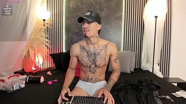 Snapshot of Duriel_ chatting on February 2025 12:41:02 PM Duriel online show from February 2025 12:41:02 PM