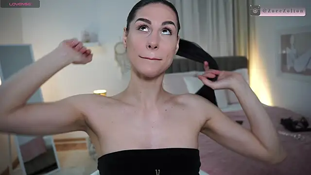 Snapshot of ZoeeZolton chatting on March 2025 05:02:02 PM ZoeeZolton online show from March 2025 05:02:02 PM