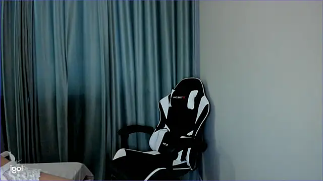 Snapshot of dragon_princesss chatting on September 2025 12:32:02 PM dragon princesss online show from September 2025 12:32:02 PM