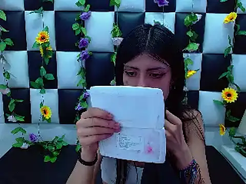 Snapshot of Morgana_Smit chatting on February 2025 01:38:01 PM Morgana Smit online show from February 2025 01:38:01 PM