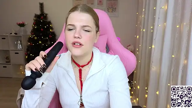 Snapshot of Maya_Rave chatting on December 2024 06:19:02 AM Maya Rave online show from December 2024 06:19:02 AM