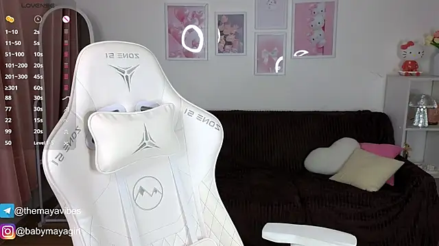 Snapshot of Maya_Rave chatting on October 2025 03:51:02 AM Maya Rave online show from October 2025 03:51:02 AM