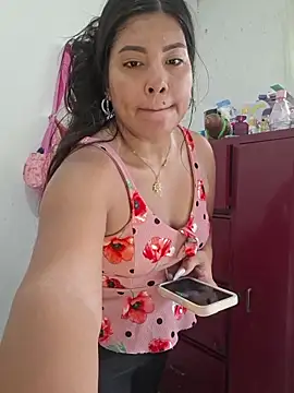 steisy325 online show from May 2026 02:45:01 PM