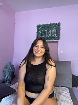 Snapshot of PoliBenett_ chatting on December 2024 07:51:01 PM PoliBenett online show from December 2024 07:51:01 PM