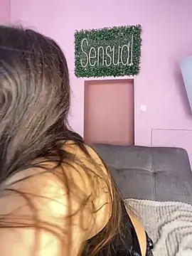 Snapshot of PoliBenett_ chatting on December 2024 05:37:02 PM PoliBenett online show from December 2024 05:37:02 PM