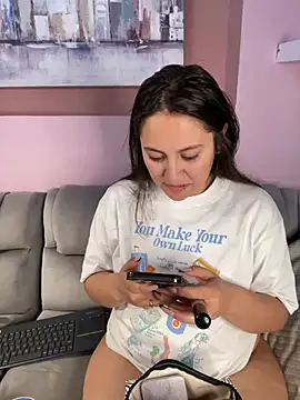 Snapshot of PoliBenett_ chatting on January 2025 07:48:01 PM PoliBenett online show from January 2025 07:48:01 PM