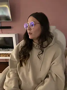 Snapshot of PoliBenett_ chatting on January 2025 11:26:01 PM PoliBenett online show from January 2025 11:26:01 PM