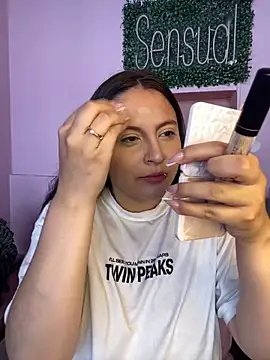 Snapshot of PoliBenett_ chatting on February 2025 06:42:02 PM PoliBenett online show from February 2025 06:42:02 PM