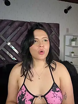 Snapshot of PoliBenett_ chatting on March 2025 10:42:01 PM PoliBenett online show from March 2025 10:42:01 PM