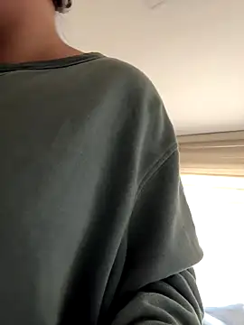 Snapshot of PoliBenett_ chatting on September 2025 03:17:01 PM PoliBenett online show from September 2025 03:17:01 PM