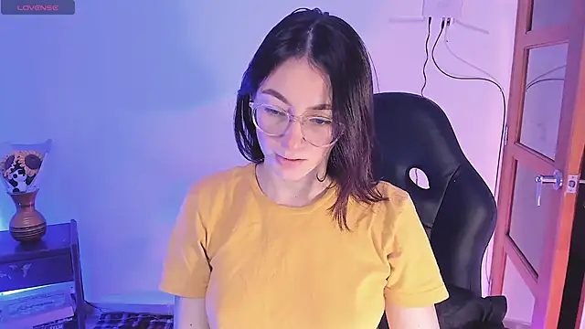 Snapshot of haanna_thompsoon chatting on December 2024 06:57:02 PM haanna thompsoon online show from December 2024 06:57:02 PM