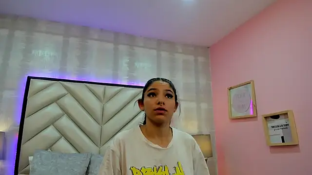 HazelMoret online show from September 2025 11:33:02 AM