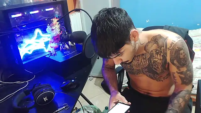 Snapshot of Badboyi1997 chatting on October 2025 11:58:01 PM Badboyi1997 online show from October 2025 11:58:01 PM